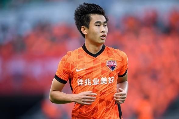 全场比赛结束，AC米兰2-3亚特兰大！